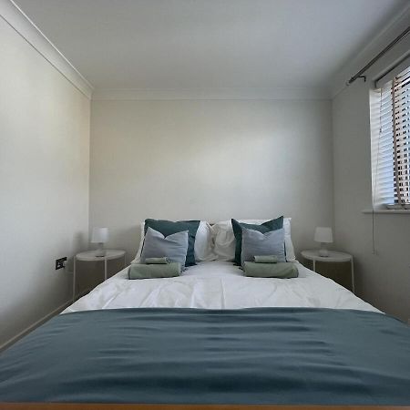 Comfortable Home W Private Parking Charlestown Charlestown  Luaran gambar