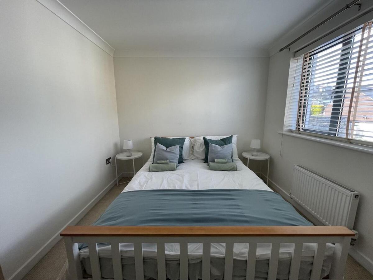 Comfortable Home W Private Parking Charlestown Charlestown  Luaran gambar