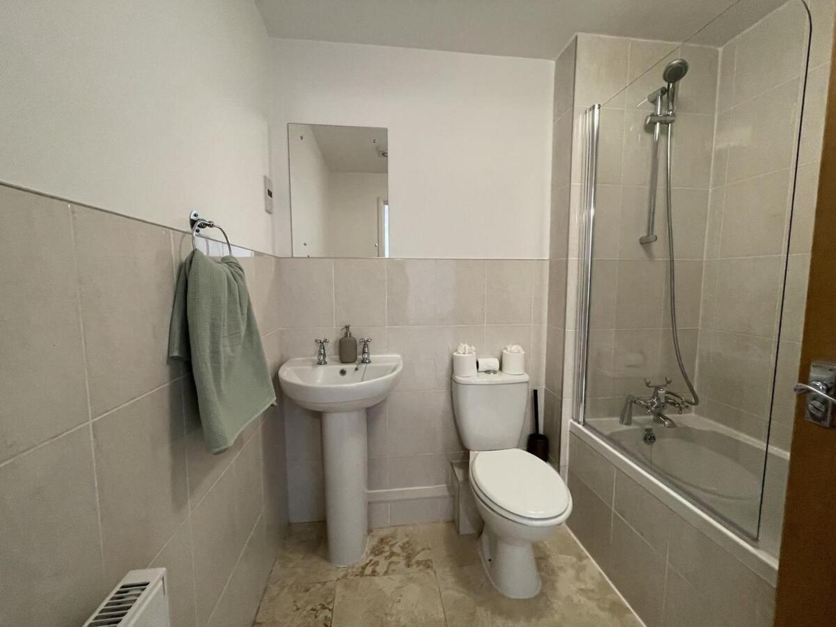 Comfortable Home W Private Parking Charlestown Charlestown  Luaran gambar