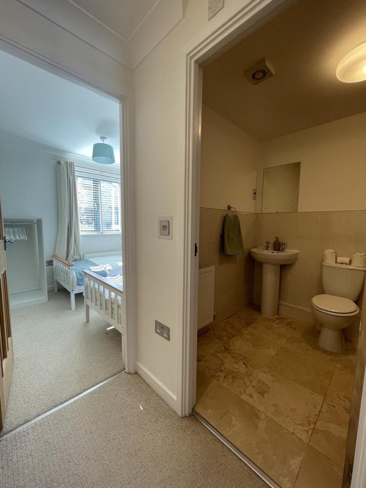 Comfortable Home W Private Parking Charlestown Charlestown  Luaran gambar
