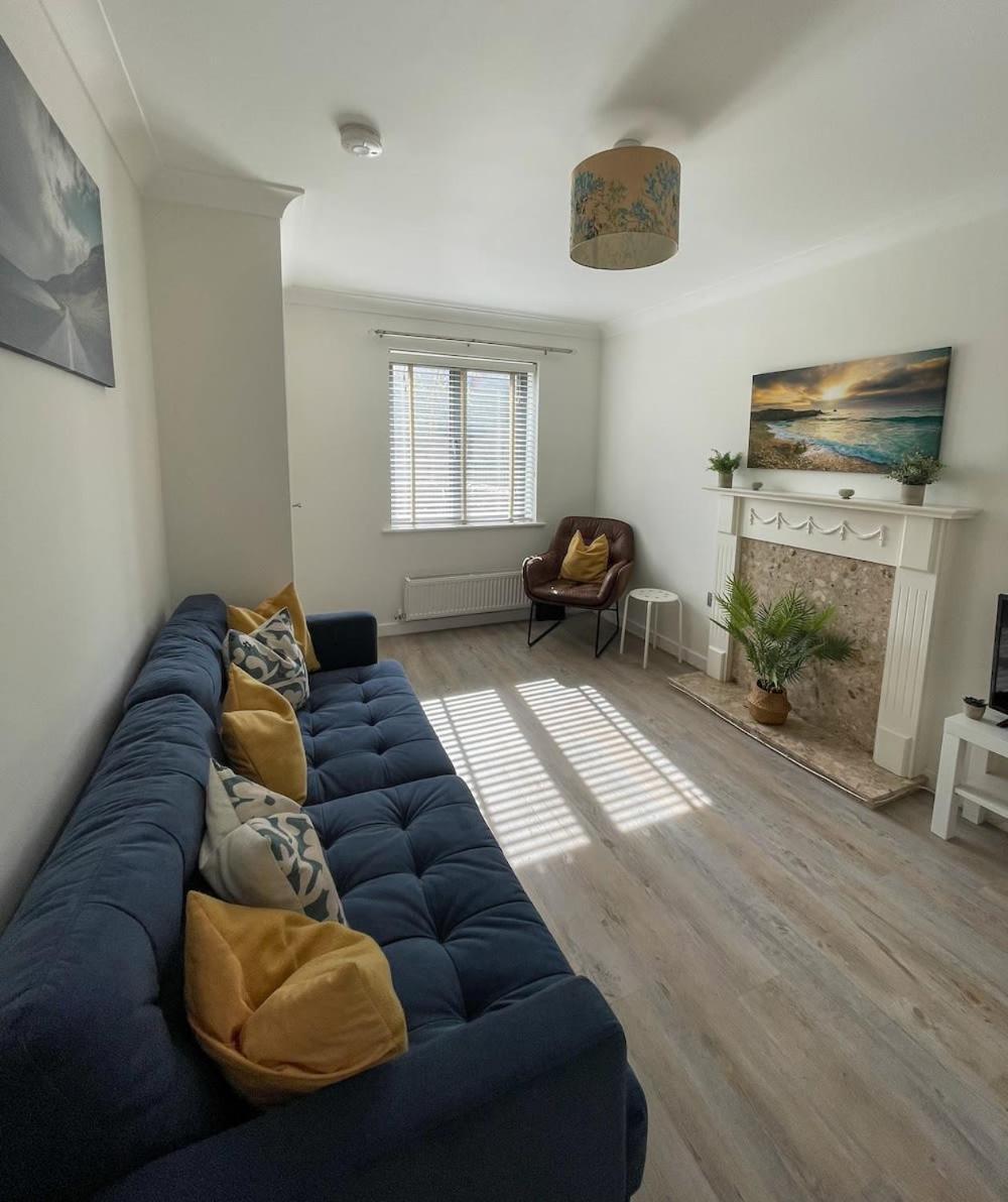 Comfortable Home W Private Parking Charlestown Charlestown  Luaran gambar